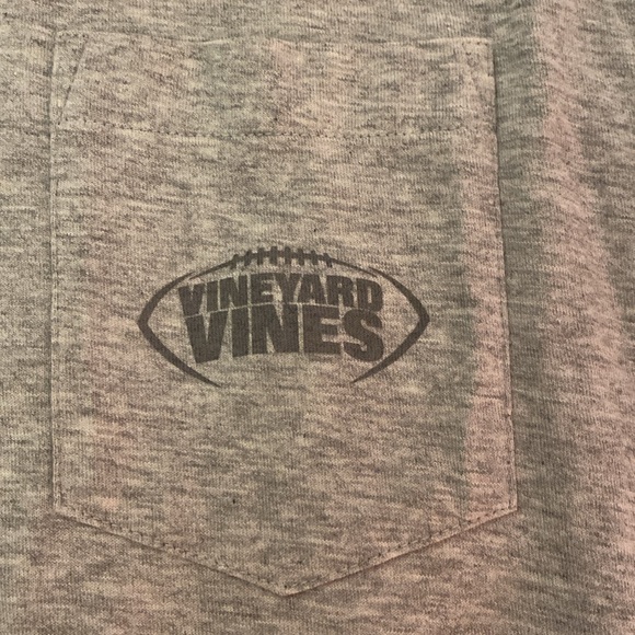 NWT men’s Vineyard Vines hooded shirt - Picture 2 of 5